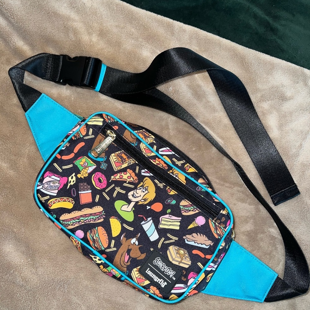 Universal Studios Exclusive Loungefly Scooby Doo Snacks Belt Bag/ Fanny Pack 🐶🍔🍕